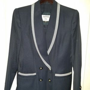 Kasper Suit Size Petite 8